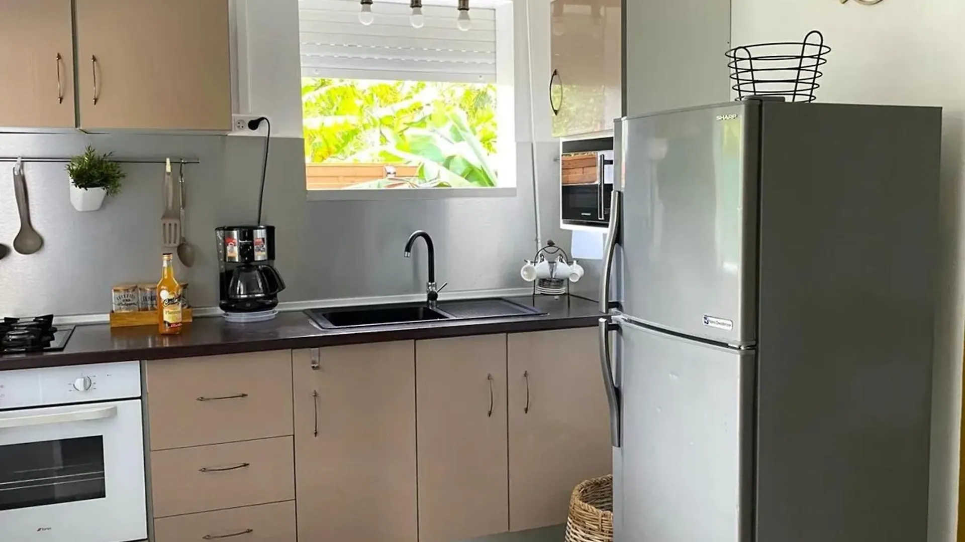 Bungalow Confortable A Sainte-Rose Avec Jardin Prive_222